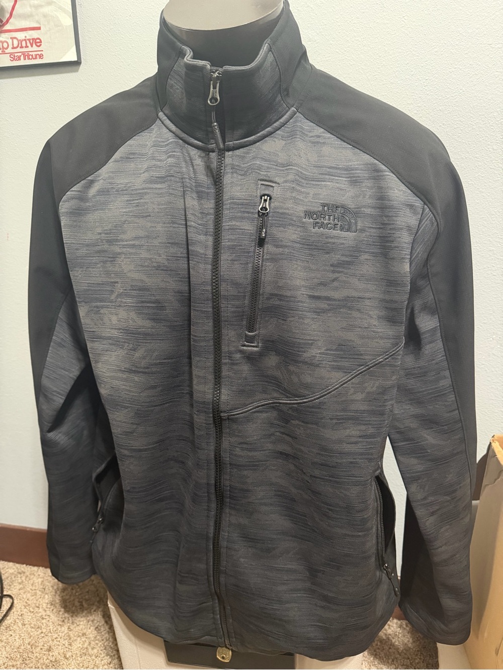 The North Face Men's Gray Heather Full-Zip Lightweight Jacket